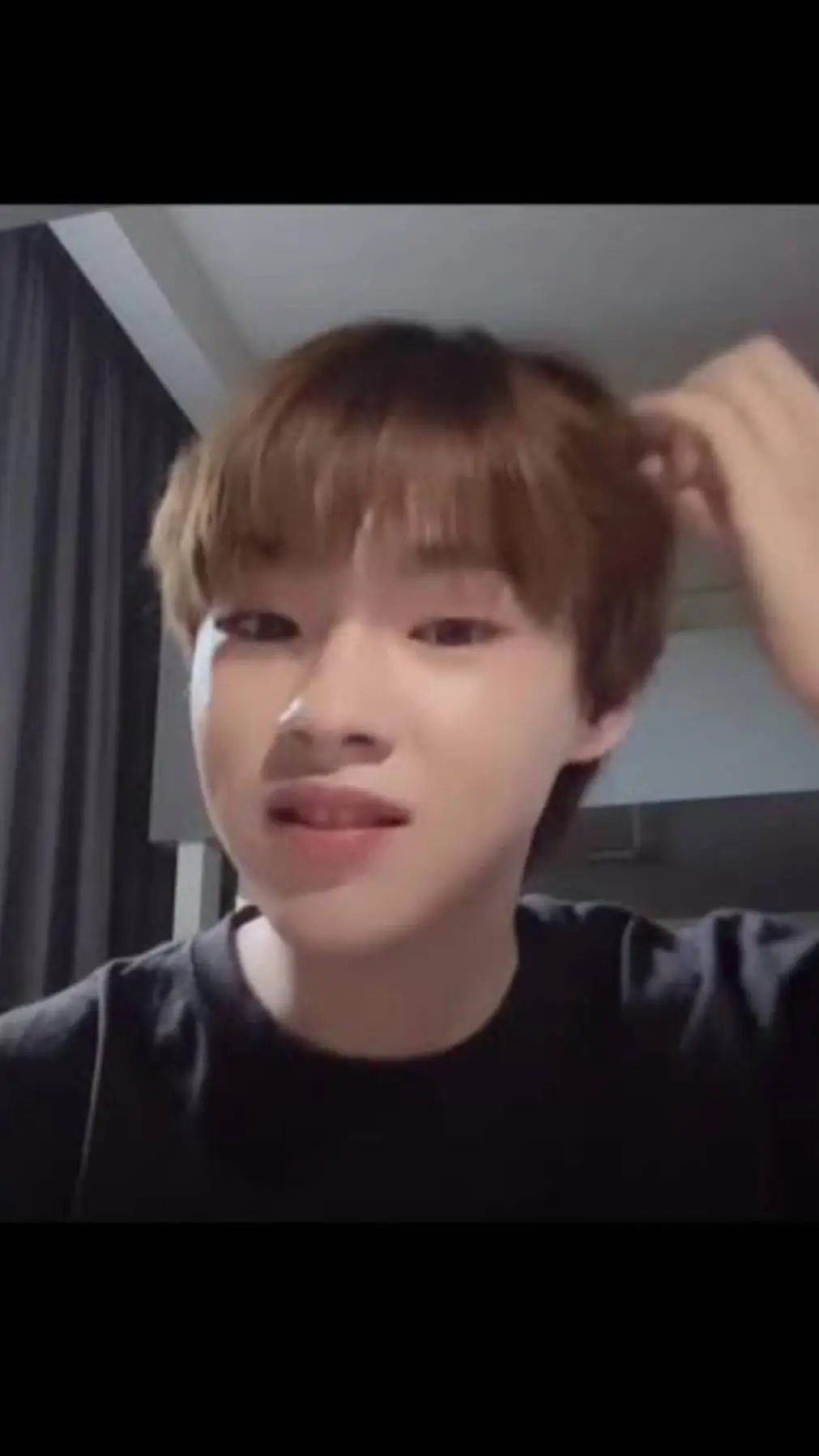 ai character: Fogatilla  background