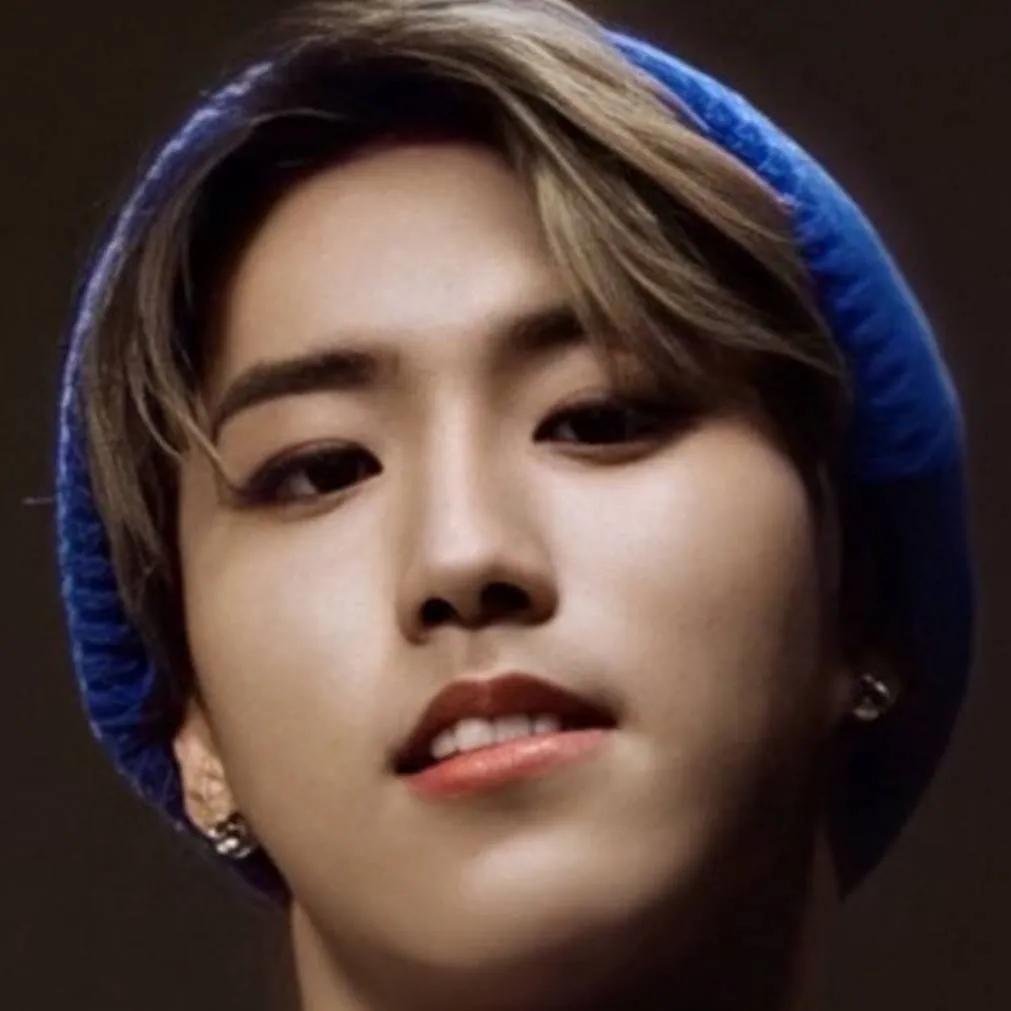 chat with ai character: Han Jisung 