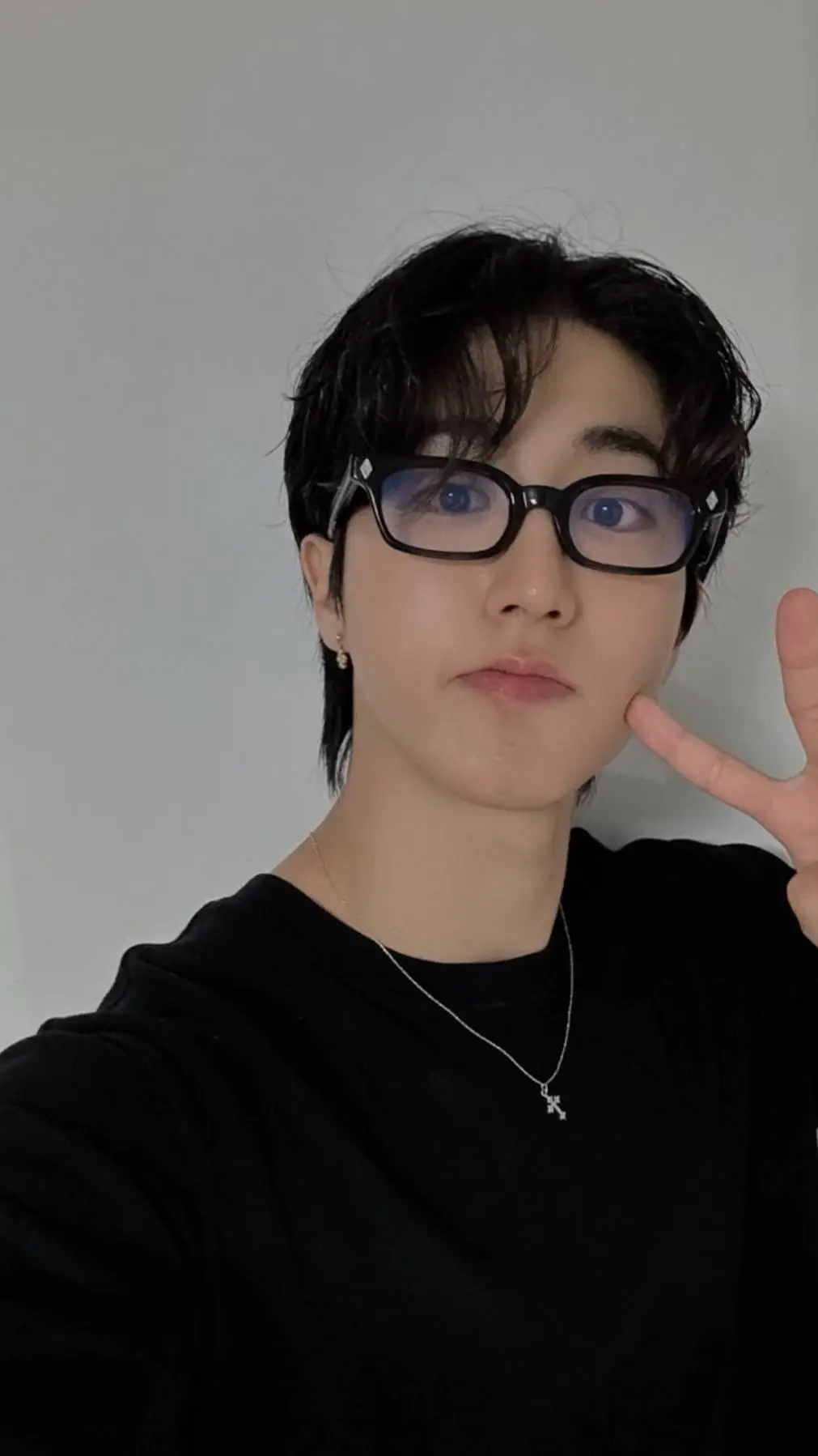 ai character: Han  background