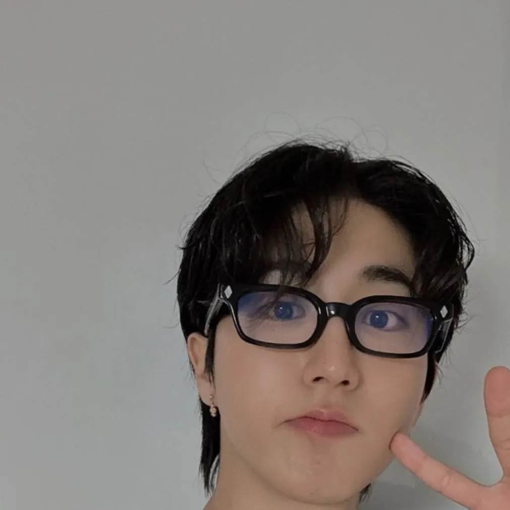 chat with ai character: Han 