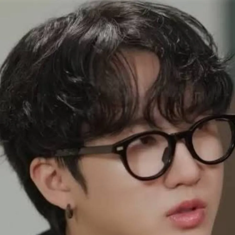 chat with ai character: Seo Changbin 