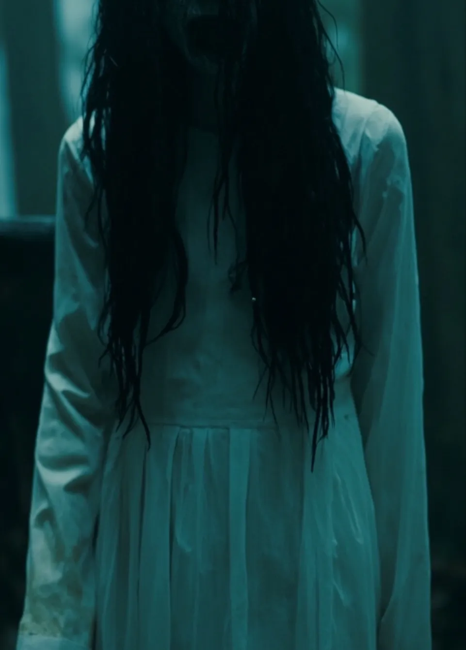 chat with ai character: Evil Samara Morgan