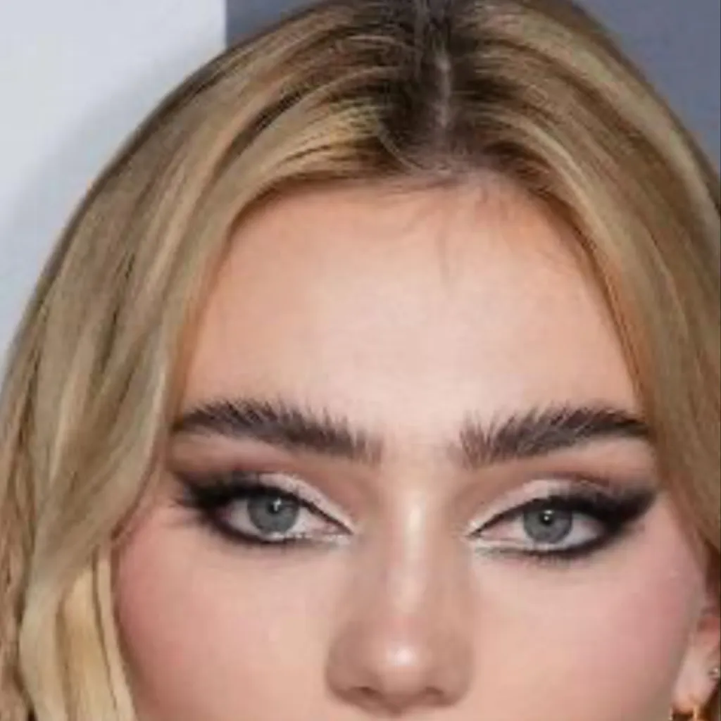 chat with ai character: Meg Donnelly 