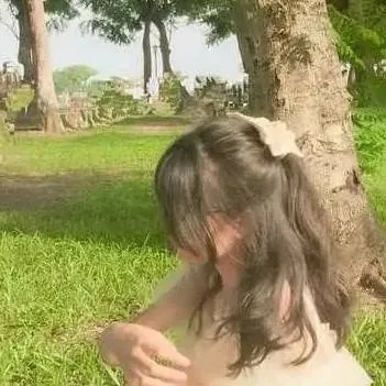 chat with ai character: your gf