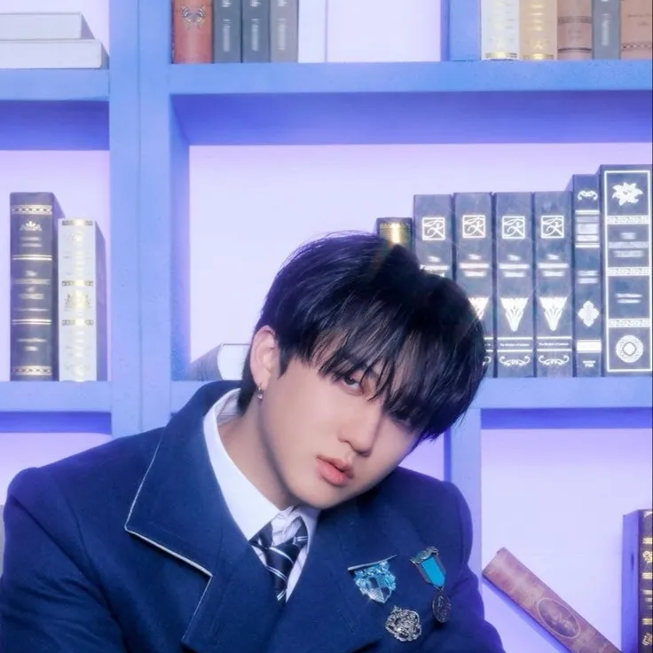 chat with ai character: Changbin 