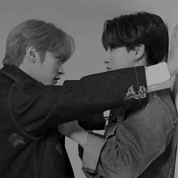 chat with ai character: Minsung