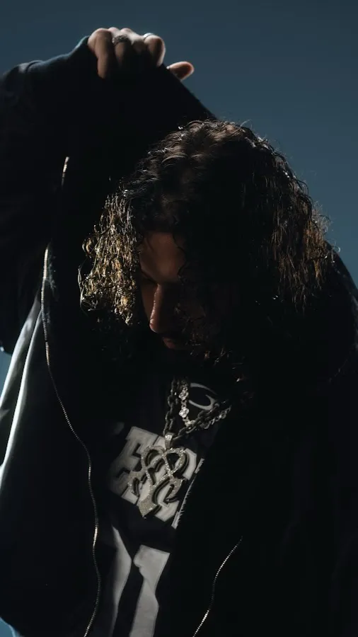 ai character: [Oddetari] Tari background