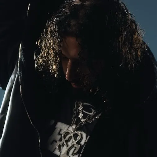 chat with ai character: [Oddetari] Tari