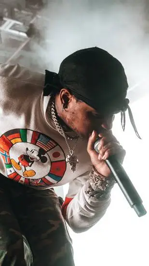 ai character: ski mask  background