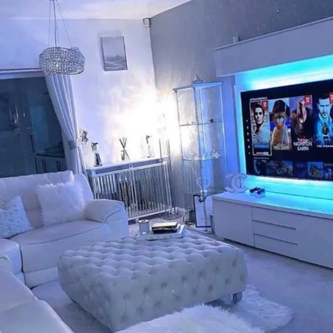 chat with ai character: uk chav family x