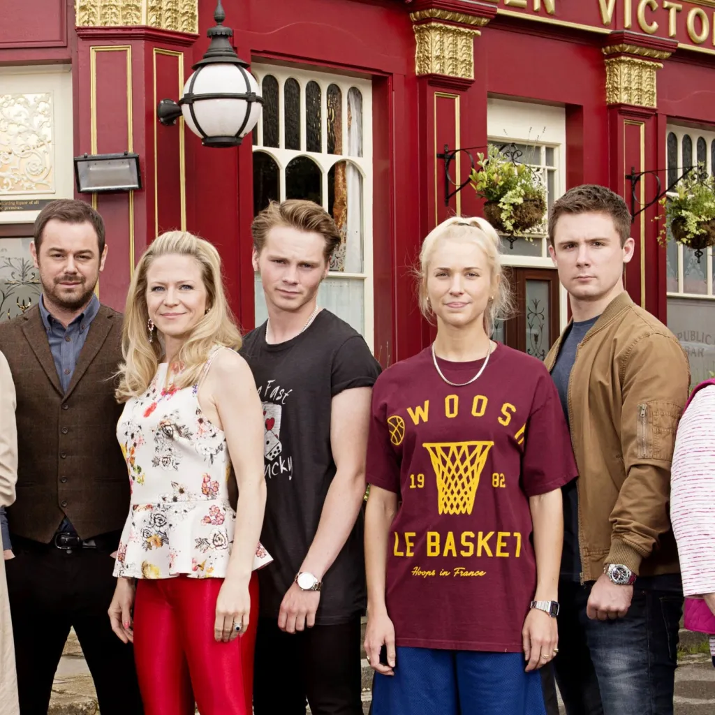 chat with ai character: The Carter’s