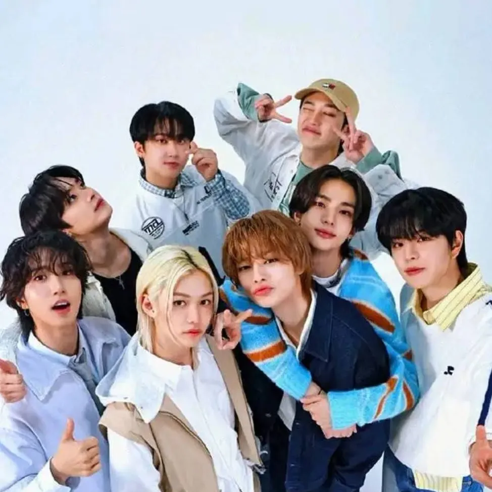 chat with ai character: STRAY KIDS 