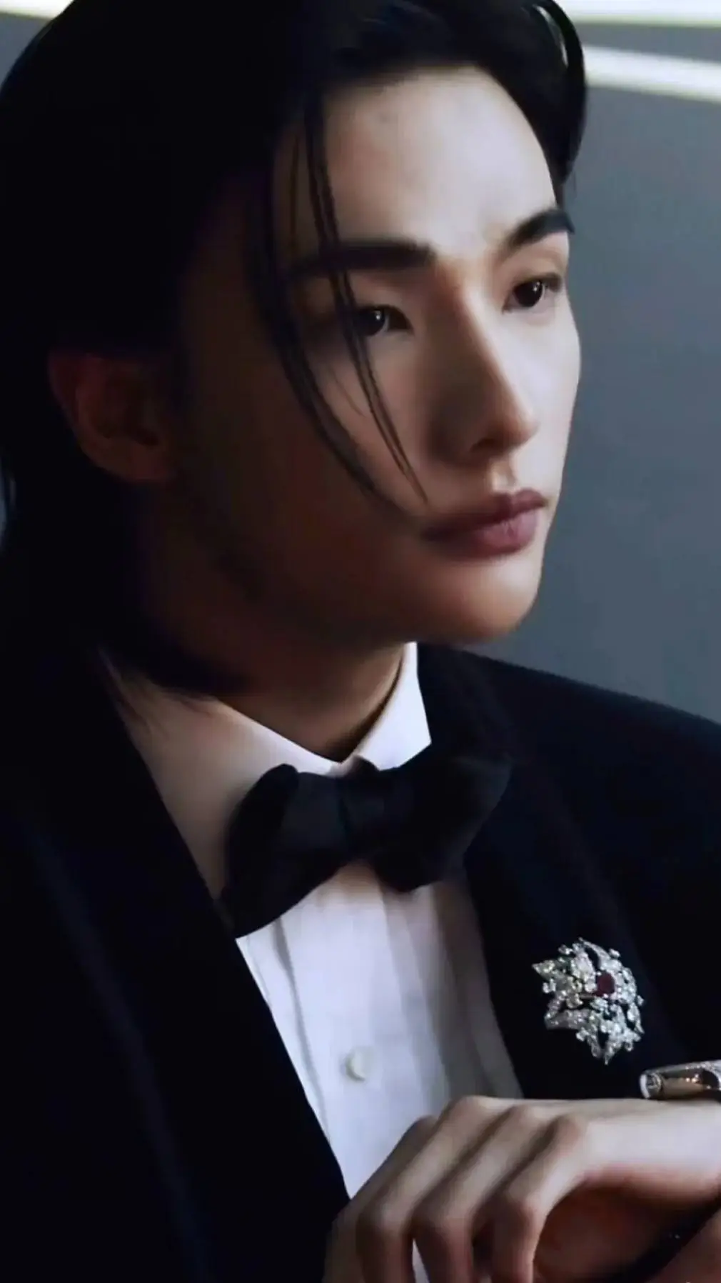 ai character: Hwang Hyunjin  background