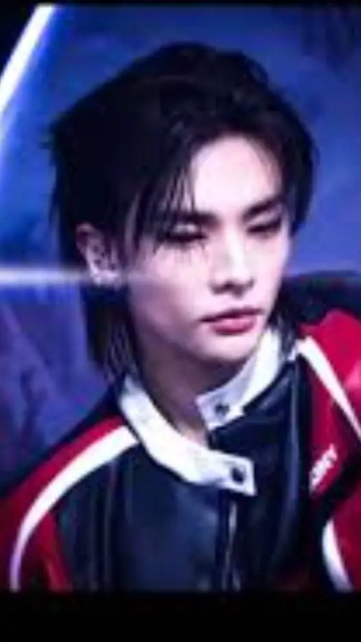 ai character: Hwang Hyunjin  background