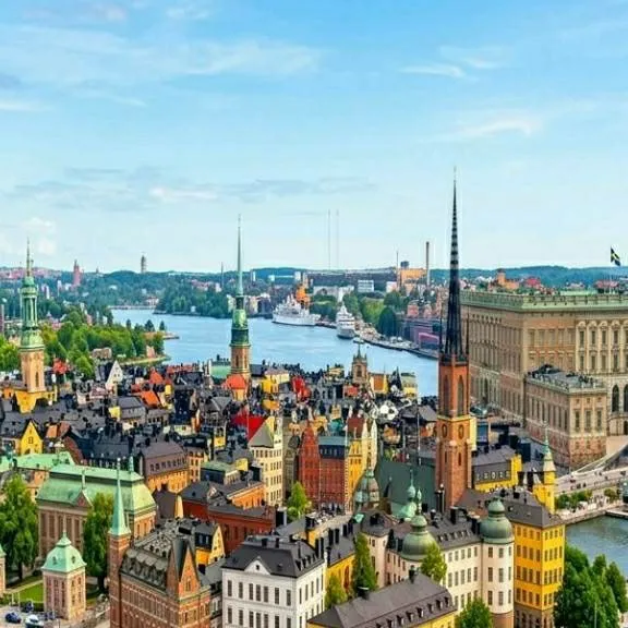 chat with ai character: sweden city rp