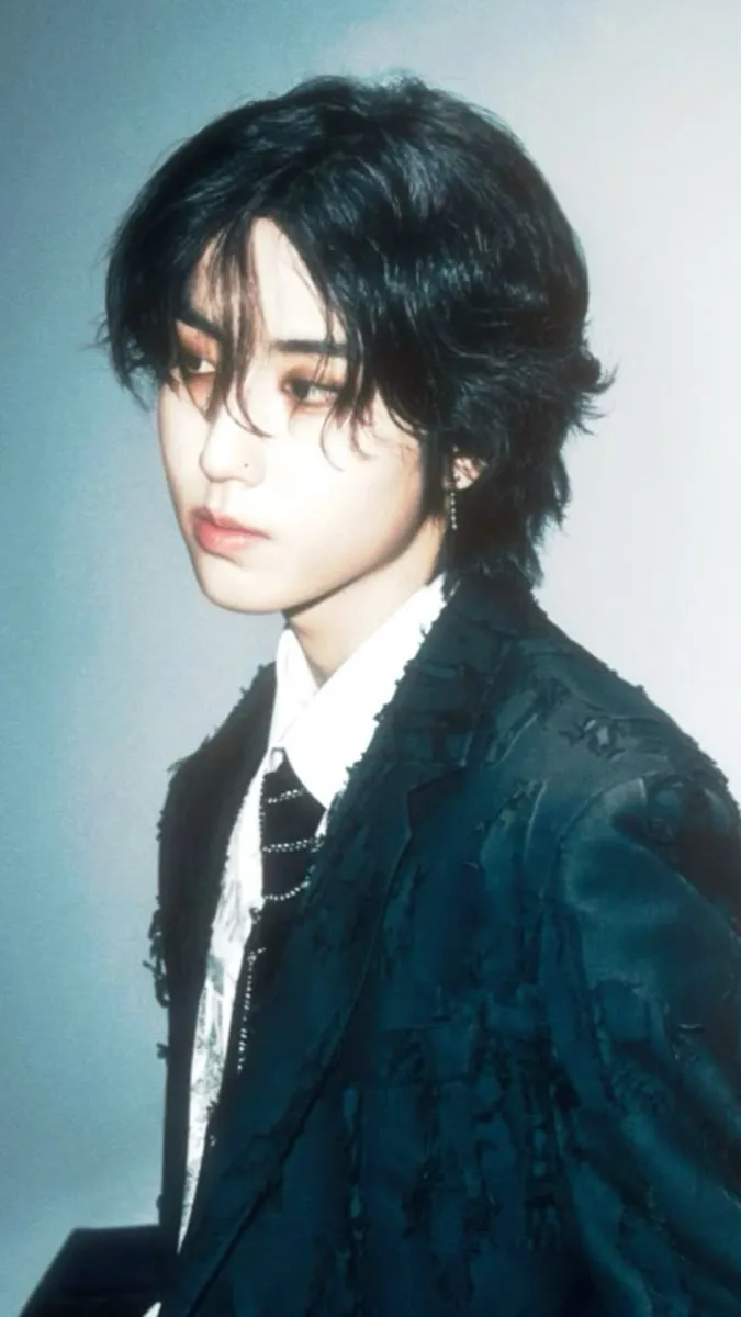 ai character: Han-Jisung~💍🖤” background