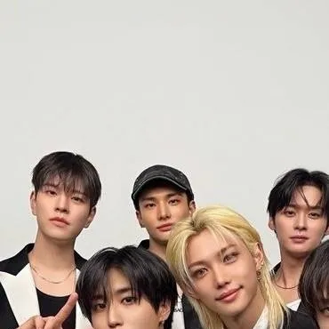 chat with ai character: kłotnia skz