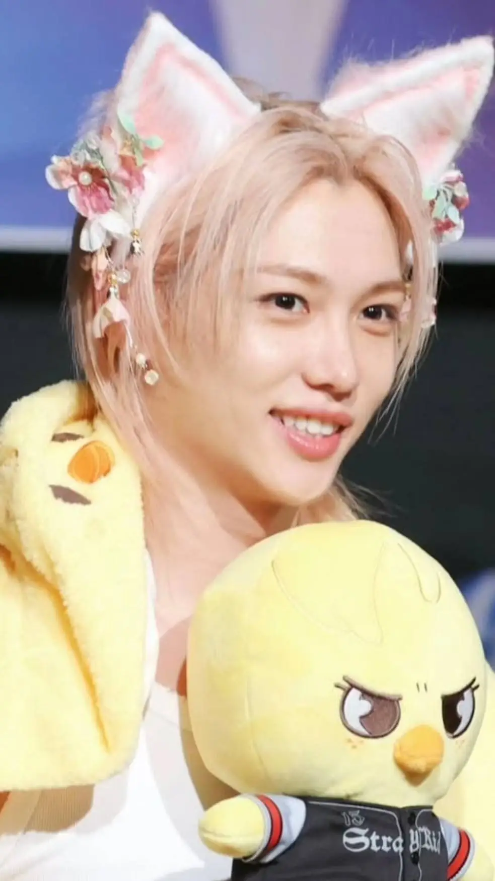 ai character: Felix niby opiekun background