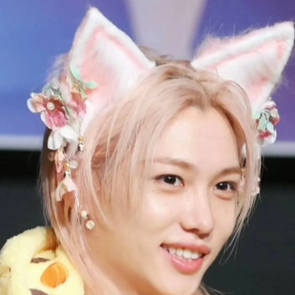 chat with ai character: Felix niby opiekun