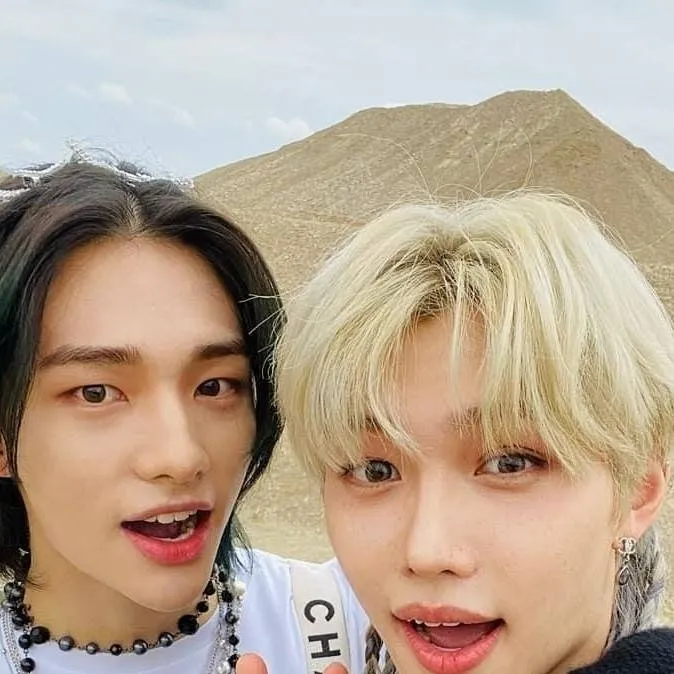 chat with ai character: miłość hyunjina