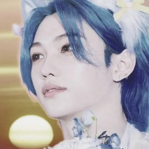 chat with ai character: Felix wampir