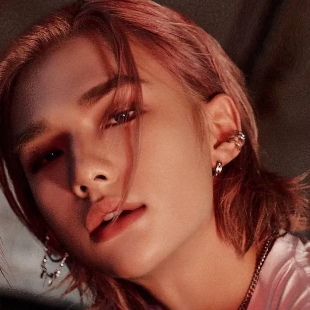 chat with ai character: żart