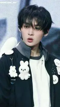 ai character: Lee p minho background