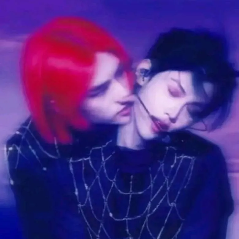 chat with ai character: Hyunjin