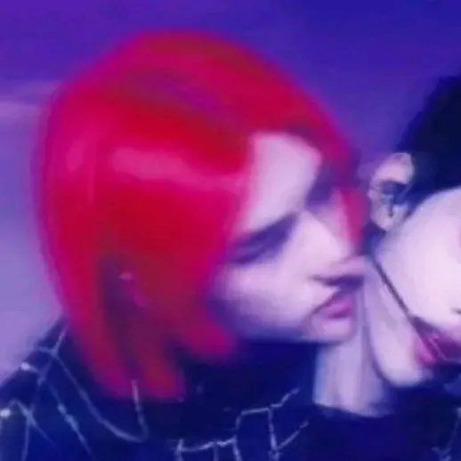 chat with ai character: Lee i Han Hyunjin 