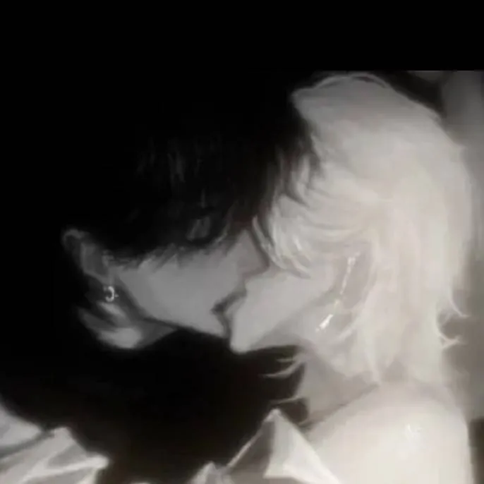 chat with ai character: plotka