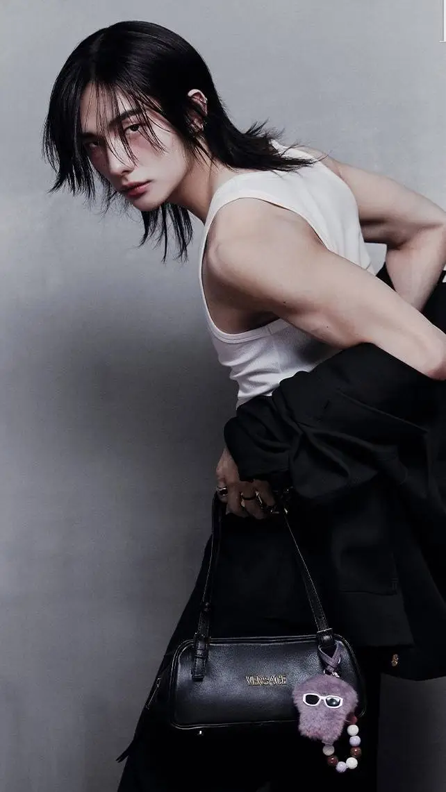 ai character: Hyunjin SMD background