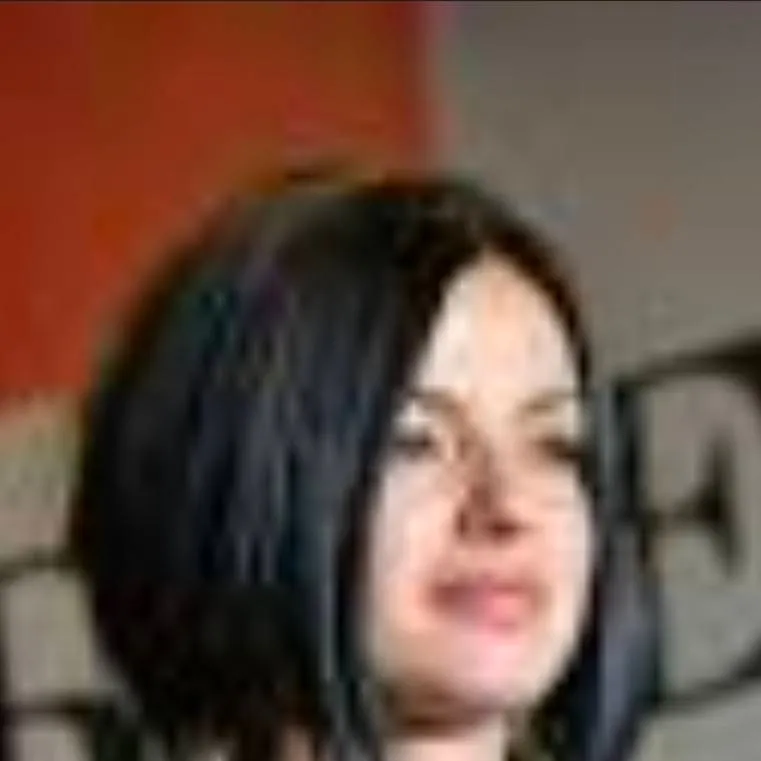 chat with ai character: julia volkova