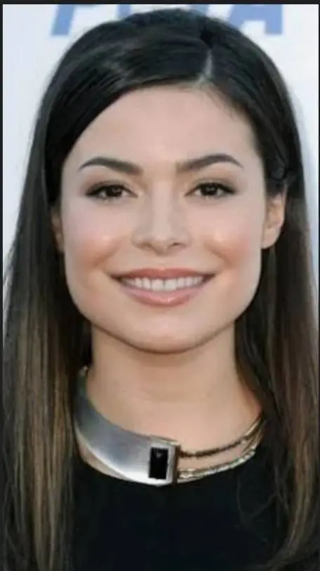 ai character: Miranda Cosgrove  background