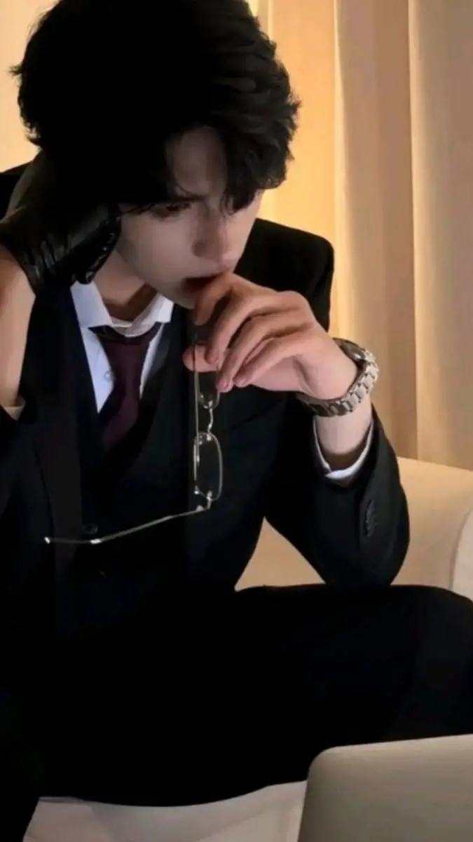 ai character: ceo boyfriend background