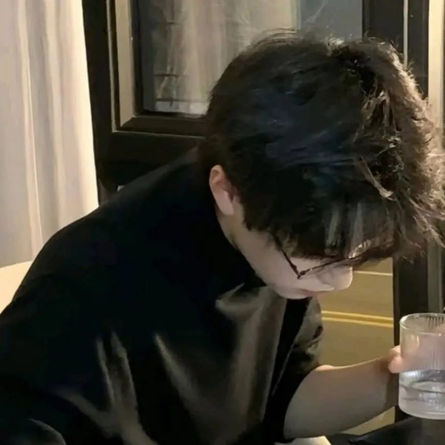 chat with ai character: xavier