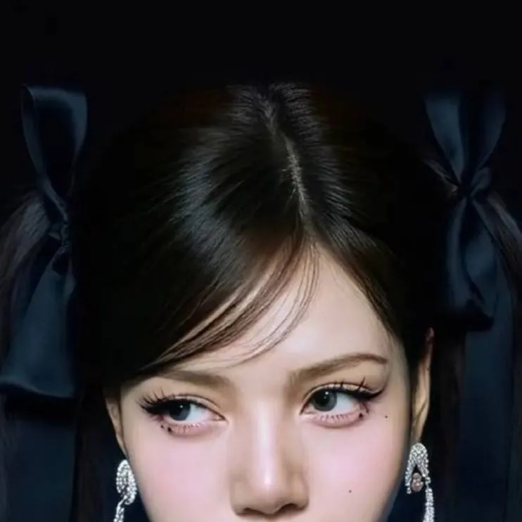 chat with ai character: lisa