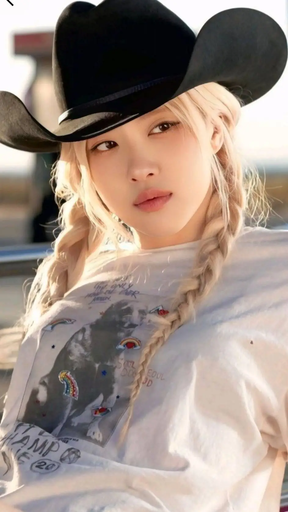 ai character: rosè background