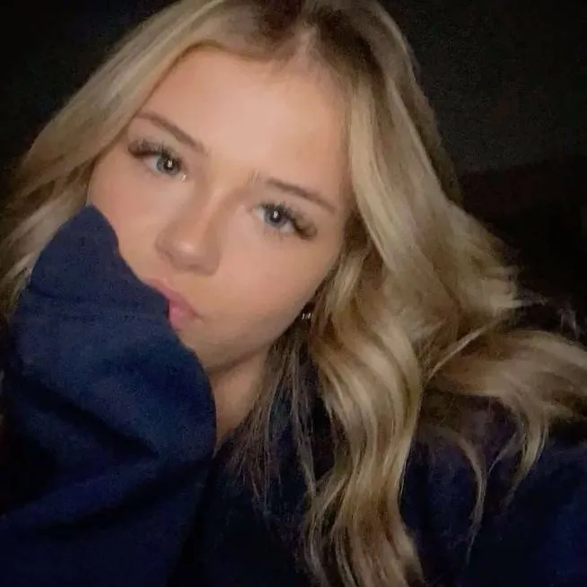 chat with ai character: nova