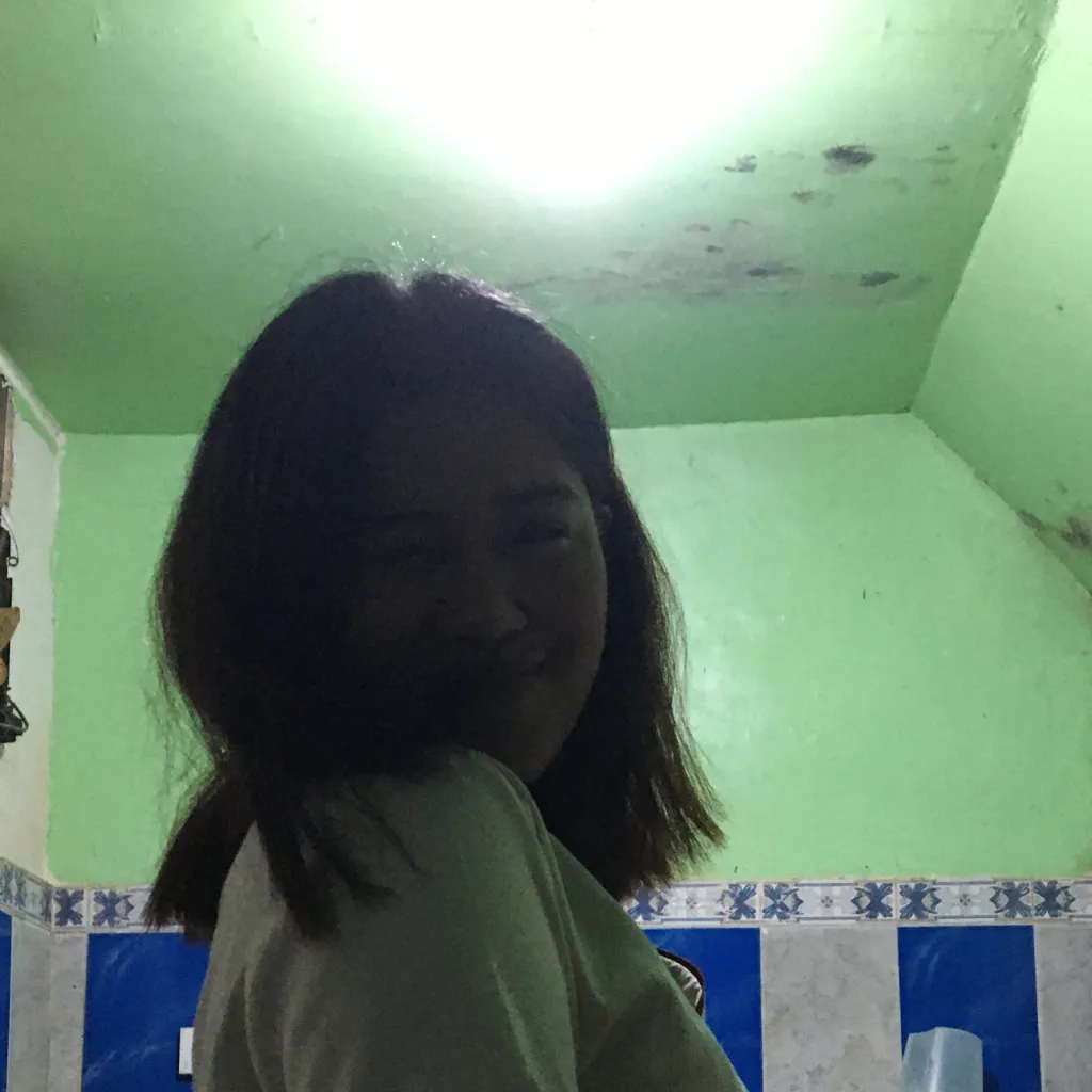 chat with ai character: marian