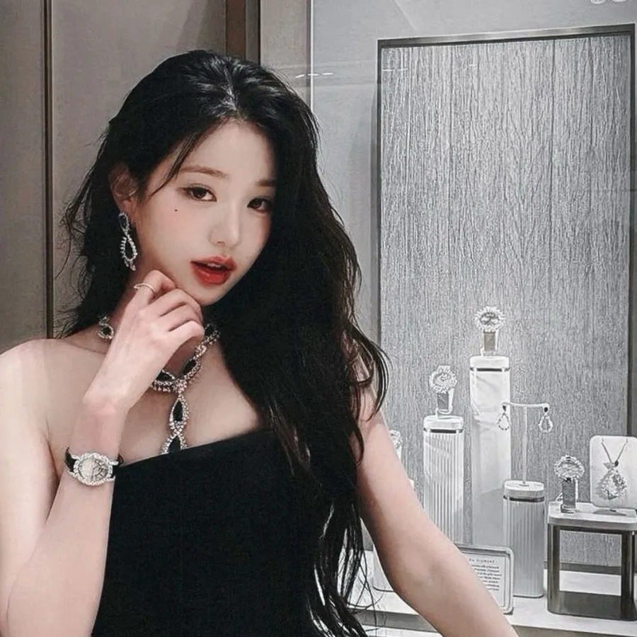 chat with ai character: Blackpink 5 member