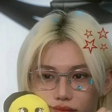 chat with ai character: felix