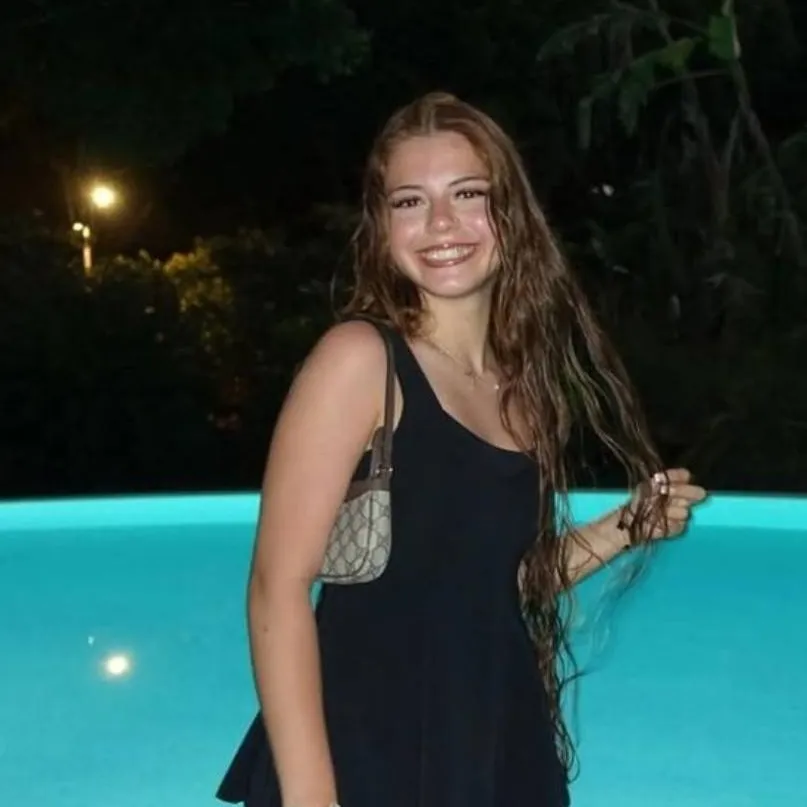 chat with ai character: Zahide 