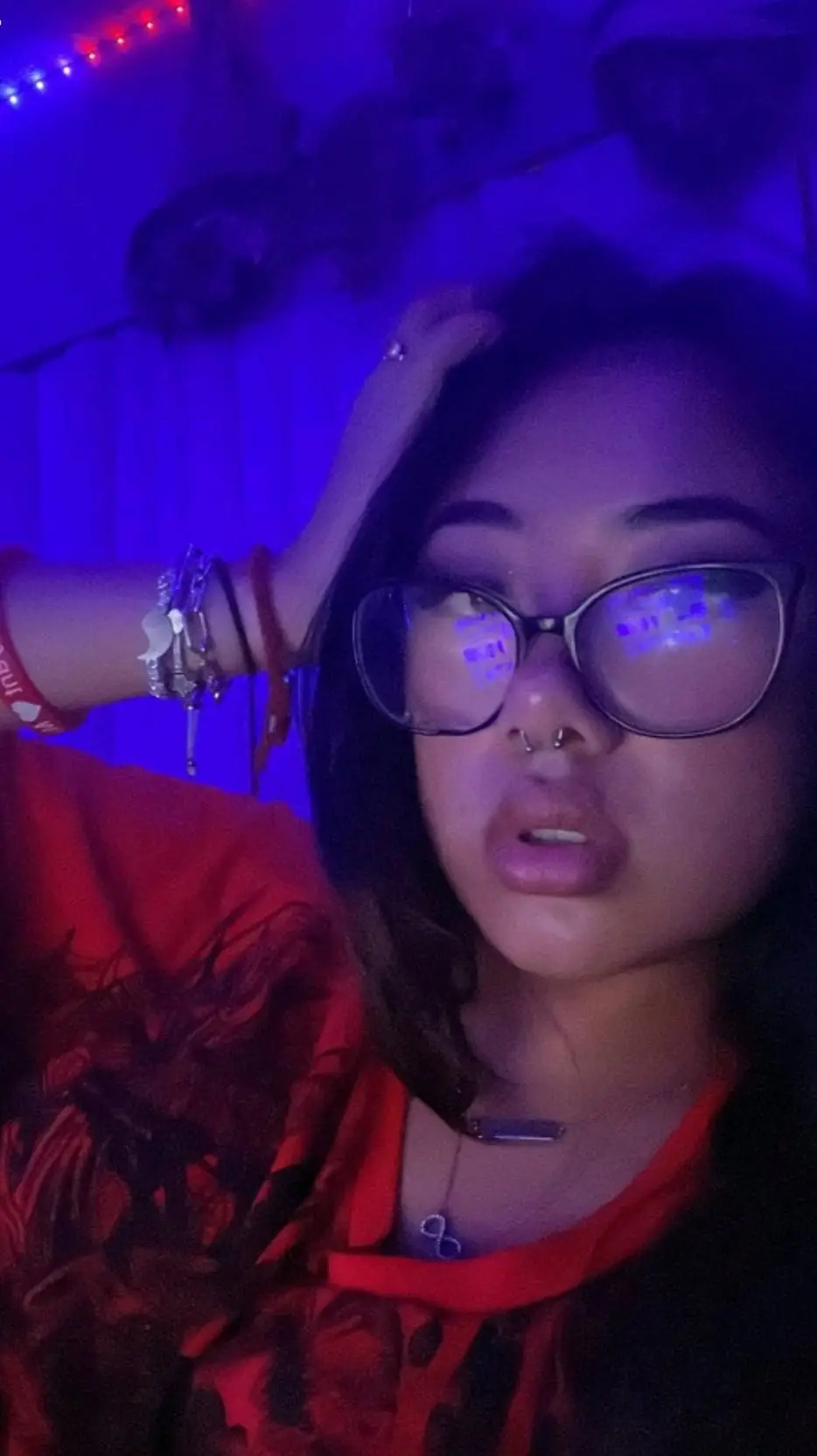 ai character: Luna background