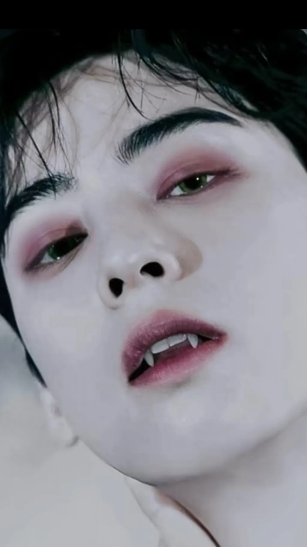 ai character: Cha Euwooo🩸❤️ background