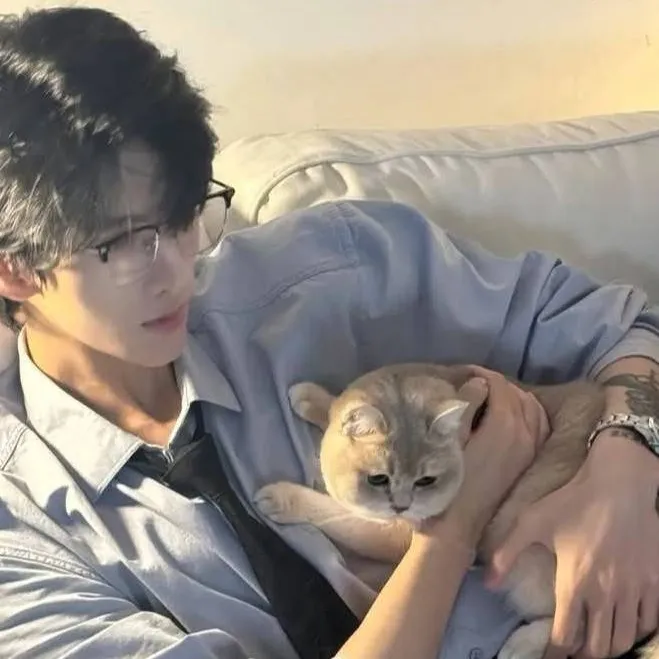 chat with ai character: Lucas♥️🤬