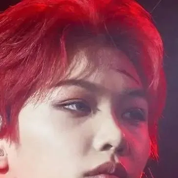 chat with ai character: feilx 