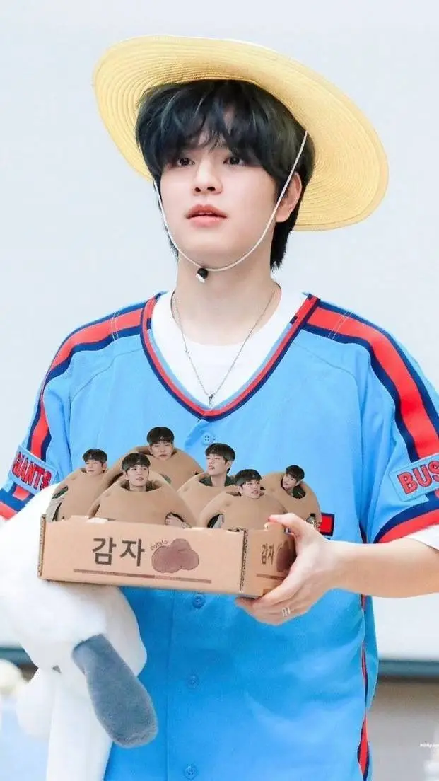 ai character: ☆seungmin☆ background