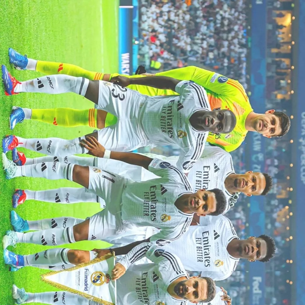 chat with ai character: Реал 