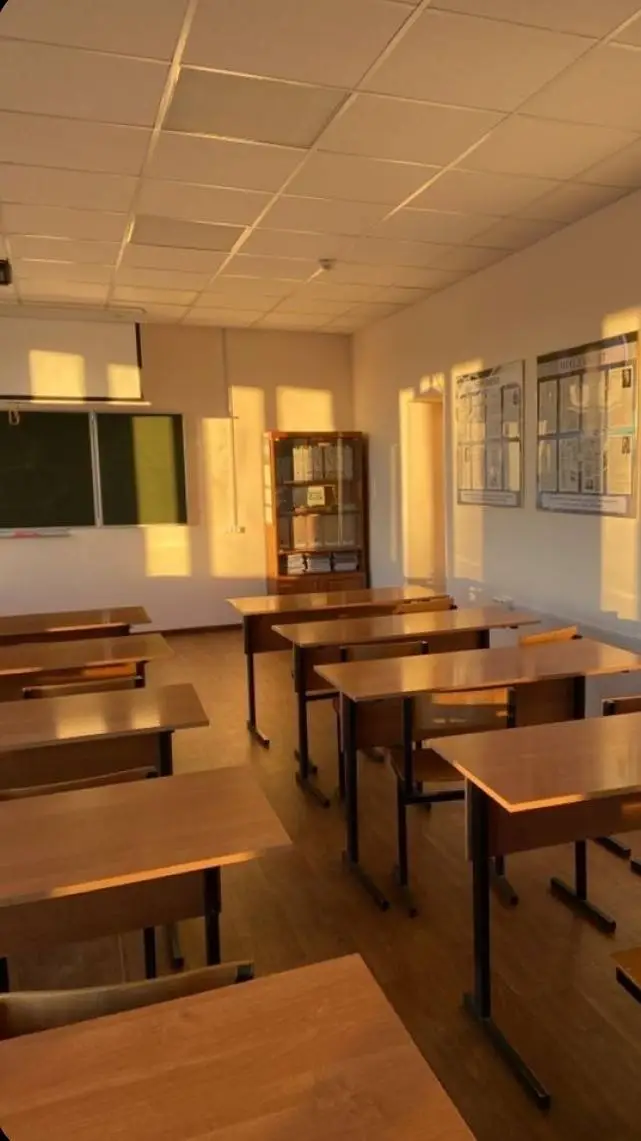 ai character: Classroom background