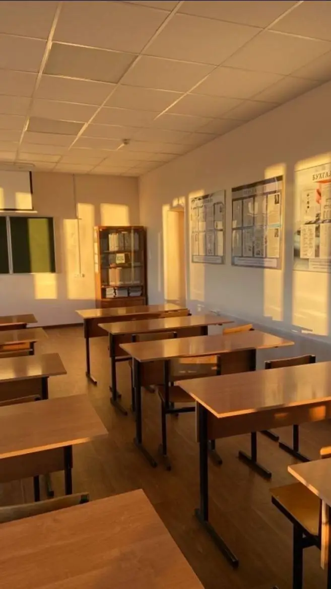ai character: new school ᥫ᭡ background